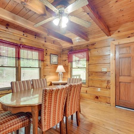 Cabin With Hot Tub About 6 Mi To Downtown Gatlinburg! Kültér fotó