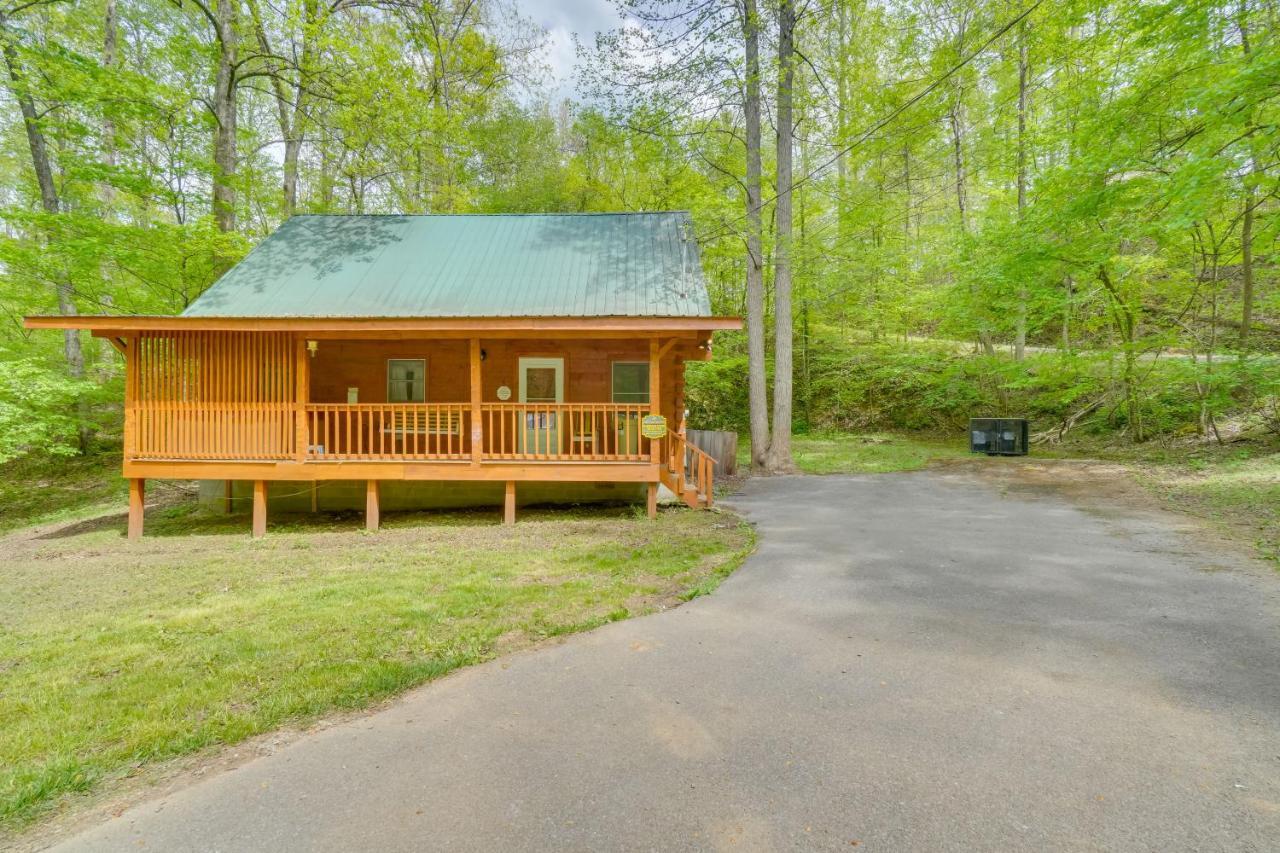 Cabin With Hot Tub About 6 Mi To Downtown Gatlinburg! Kültér fotó
