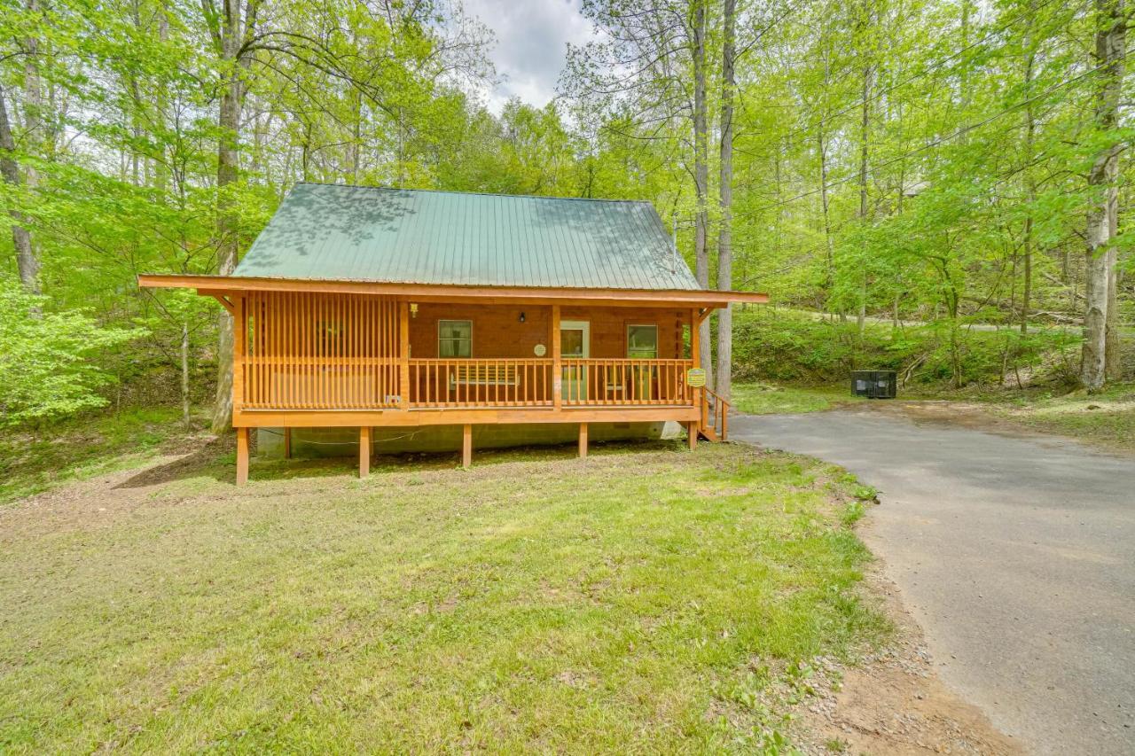 Cabin With Hot Tub About 6 Mi To Downtown Gatlinburg! Kültér fotó