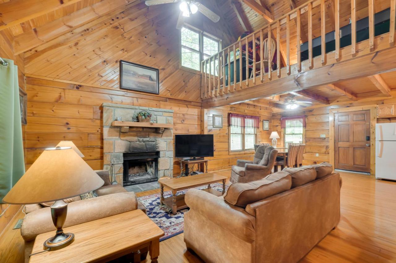 Cabin With Hot Tub About 6 Mi To Downtown Gatlinburg! Kültér fotó
