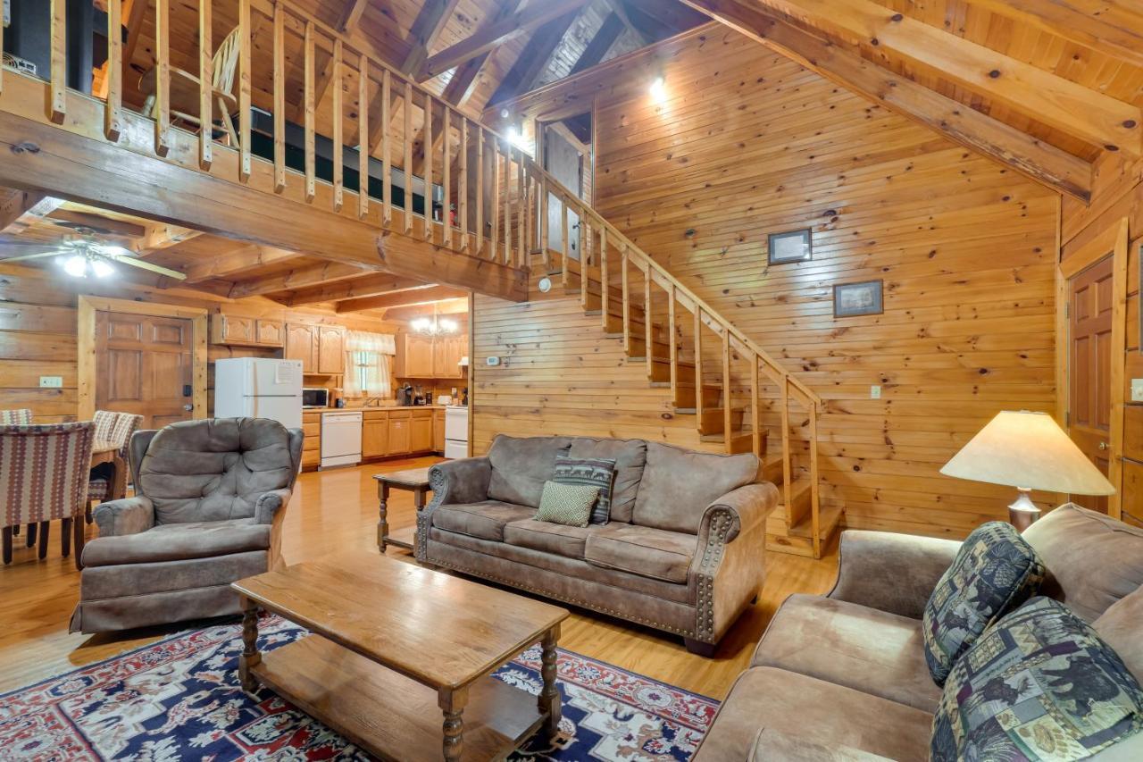 Cabin With Hot Tub About 6 Mi To Downtown Gatlinburg! Kültér fotó