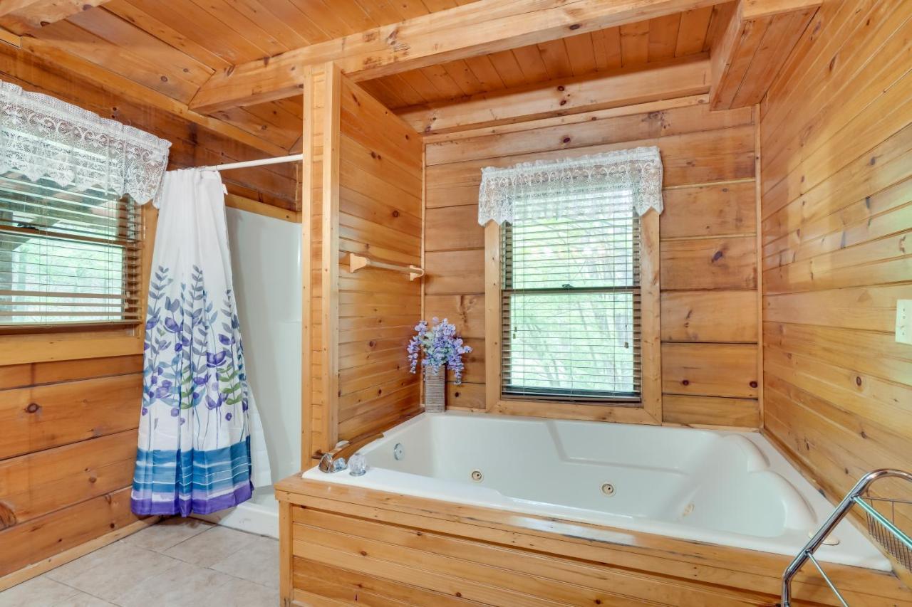 Cabin With Hot Tub About 6 Mi To Downtown Gatlinburg! Kültér fotó