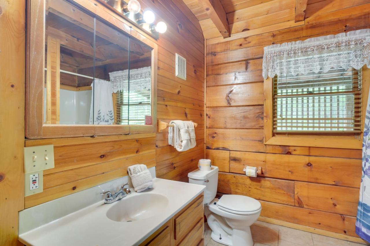 Cabin With Hot Tub About 6 Mi To Downtown Gatlinburg! Kültér fotó