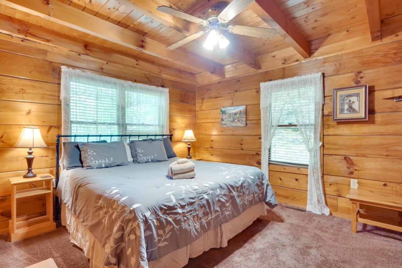 Cabin With Hot Tub About 6 Mi To Downtown Gatlinburg! Kültér fotó