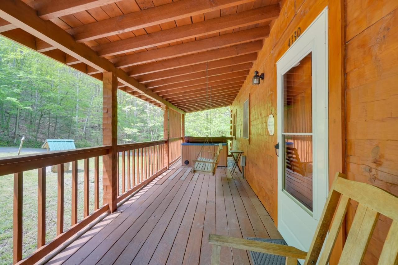 Cabin With Hot Tub About 6 Mi To Downtown Gatlinburg! Kültér fotó